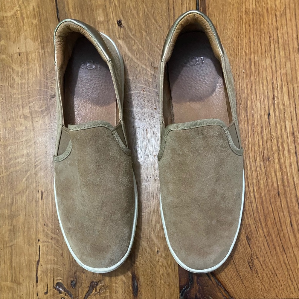 UGG Tan Comfy Slip-On Flat Shoes, Great Basic for Any Wardrobe, Size 10